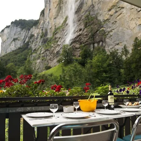 Lauterbrunnen Staubbach Beautiful Waterfall Apartment Exterior photo