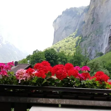 Lauterbrunnen Staubbach Beautiful Waterfall Apartment Exterior photo