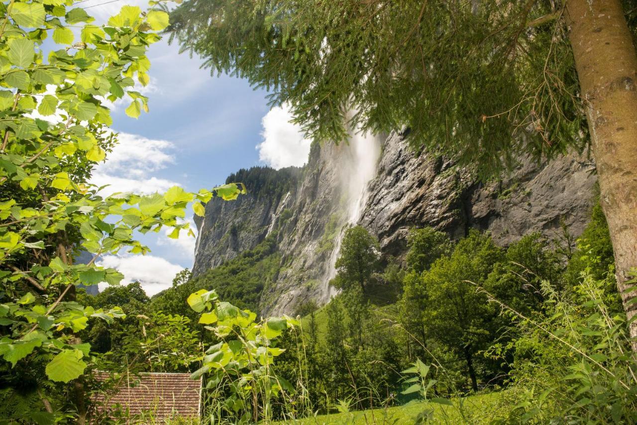 Staubbach Beautiful Waterfall * Lauterbrunnen